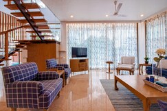 The Cloverleaf Super Luxury VIlla with Pool