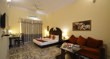 Aaram Baagh Pachar  Luxury Resort with Private Pool Villas Room Type - Ancient Villa with Private Pool
