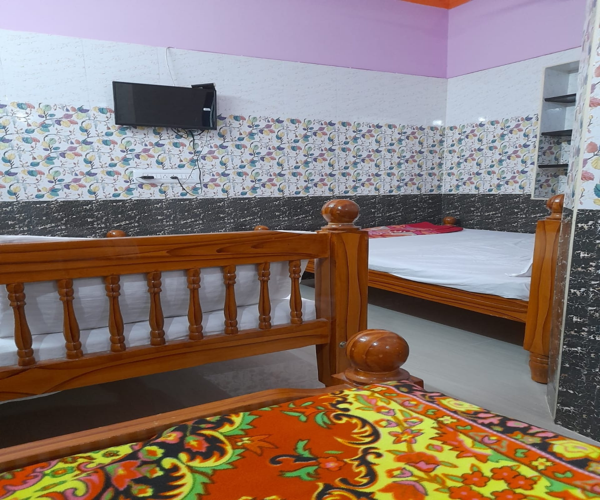 MR Guest house - Tap to explore photos