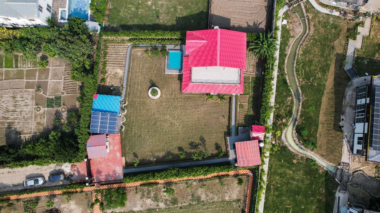 Skyway FarmHouse Noida 135 - Tap to explore photos