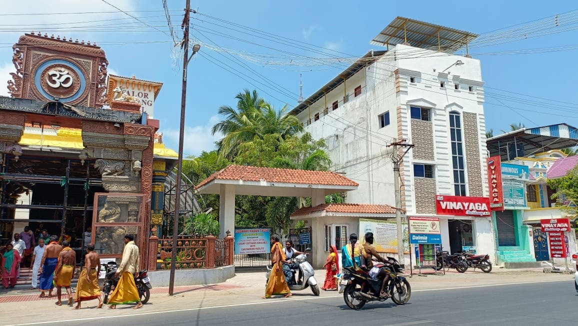 SRI VINAYAGA RESIIDENCY - Tap to explore photos