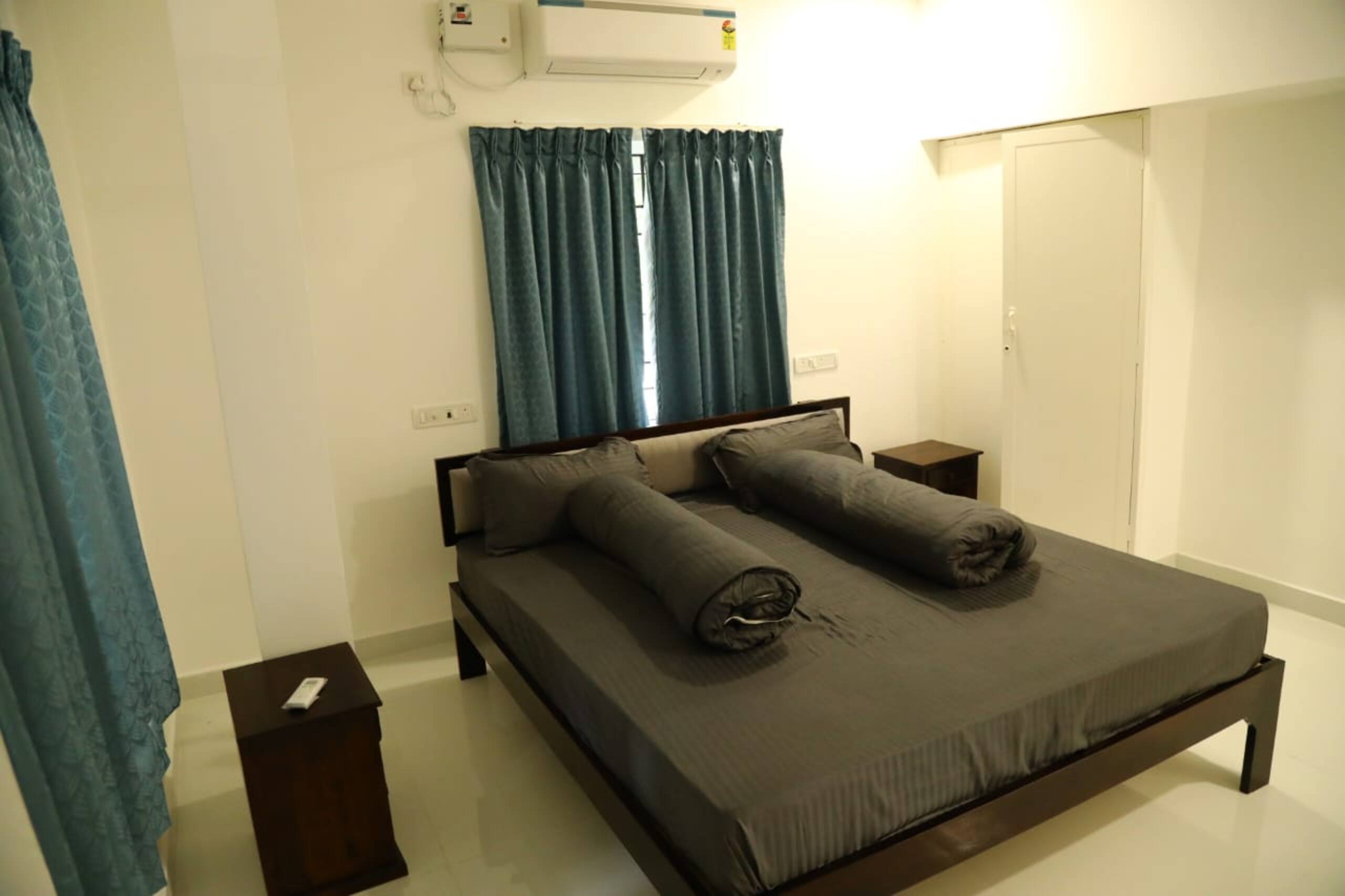 F2 Tulsi 2Bhk Flat T Nagar Shopping Area Chennai - Tap to explore photos