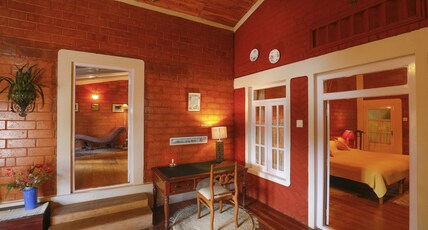 Lymond House  Heritage Homestay Room Type - Suit Room