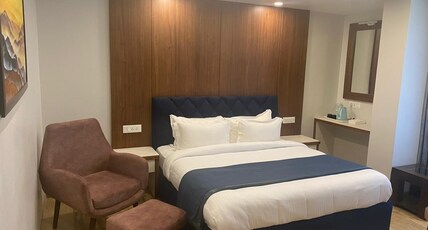 Rekhis BnB (1 km from Mall Road) Room Type - King Size Room