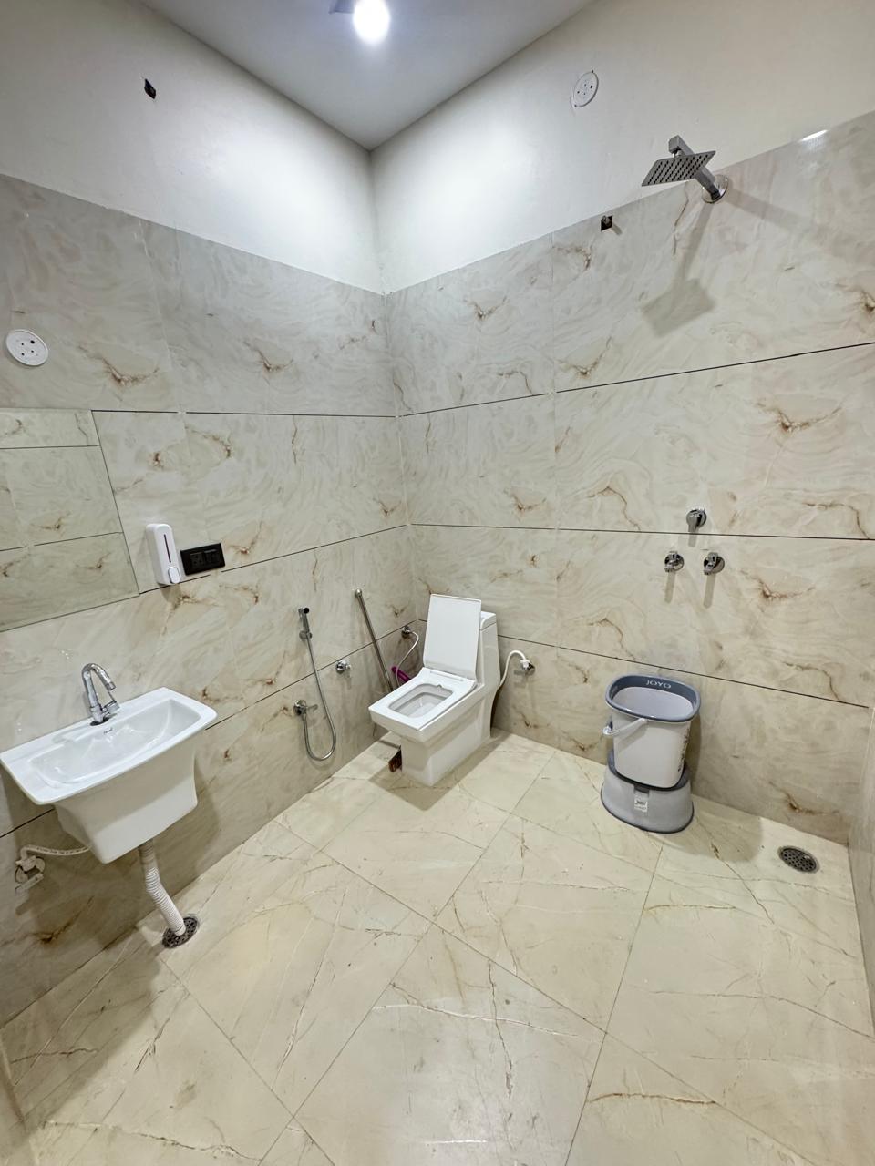 Hotel Rudra Royals - Tap to explore photos