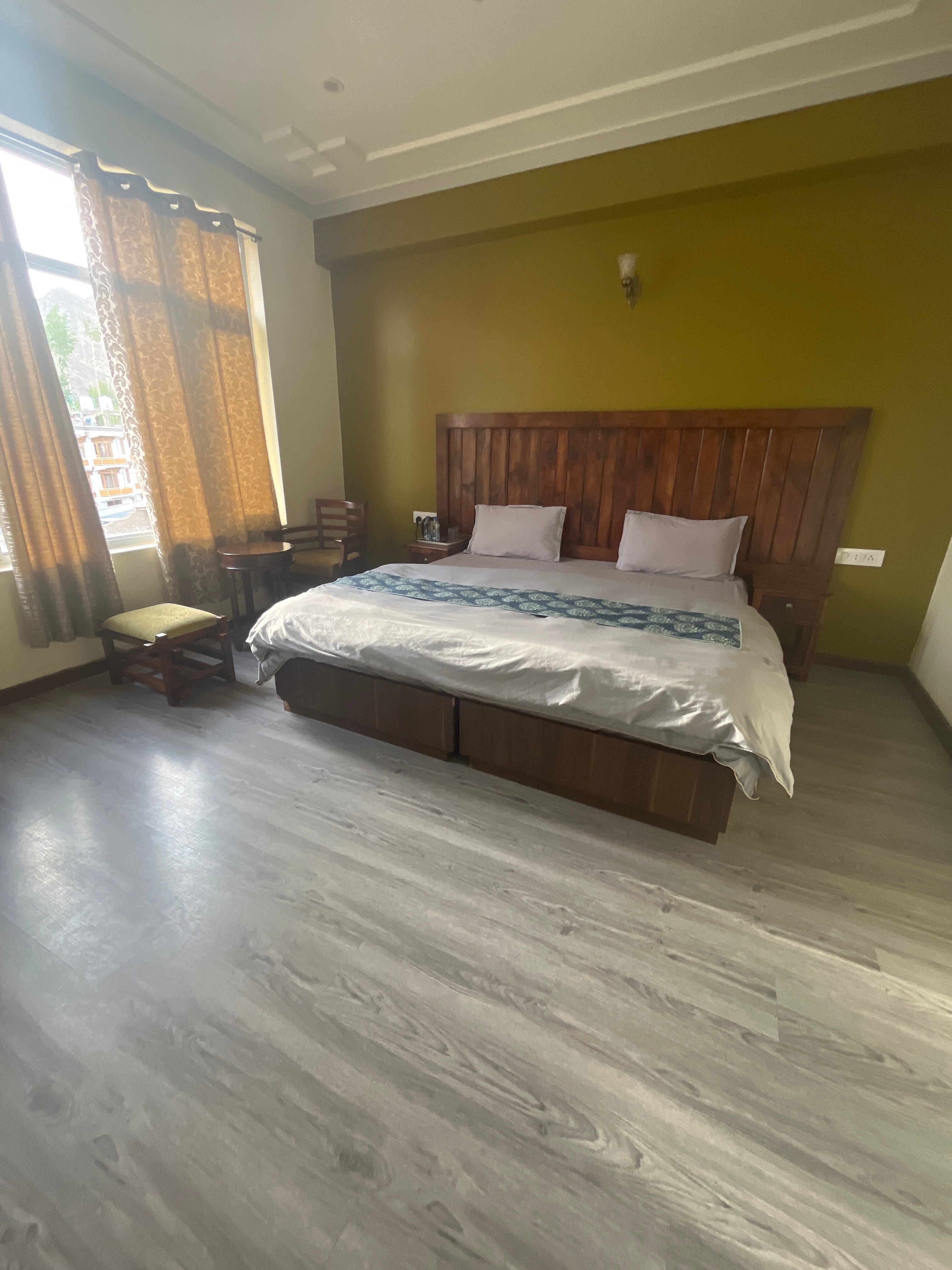 PRIMROSE HOUSE - Tap to explore photos