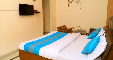 HOTEL AMRON 45 Room Type - Standard non ac room with breakfast with fully vaccinated HOTEL AMRON 45 Room Type - Standard non ac room with breakfast with fully vaccinated
