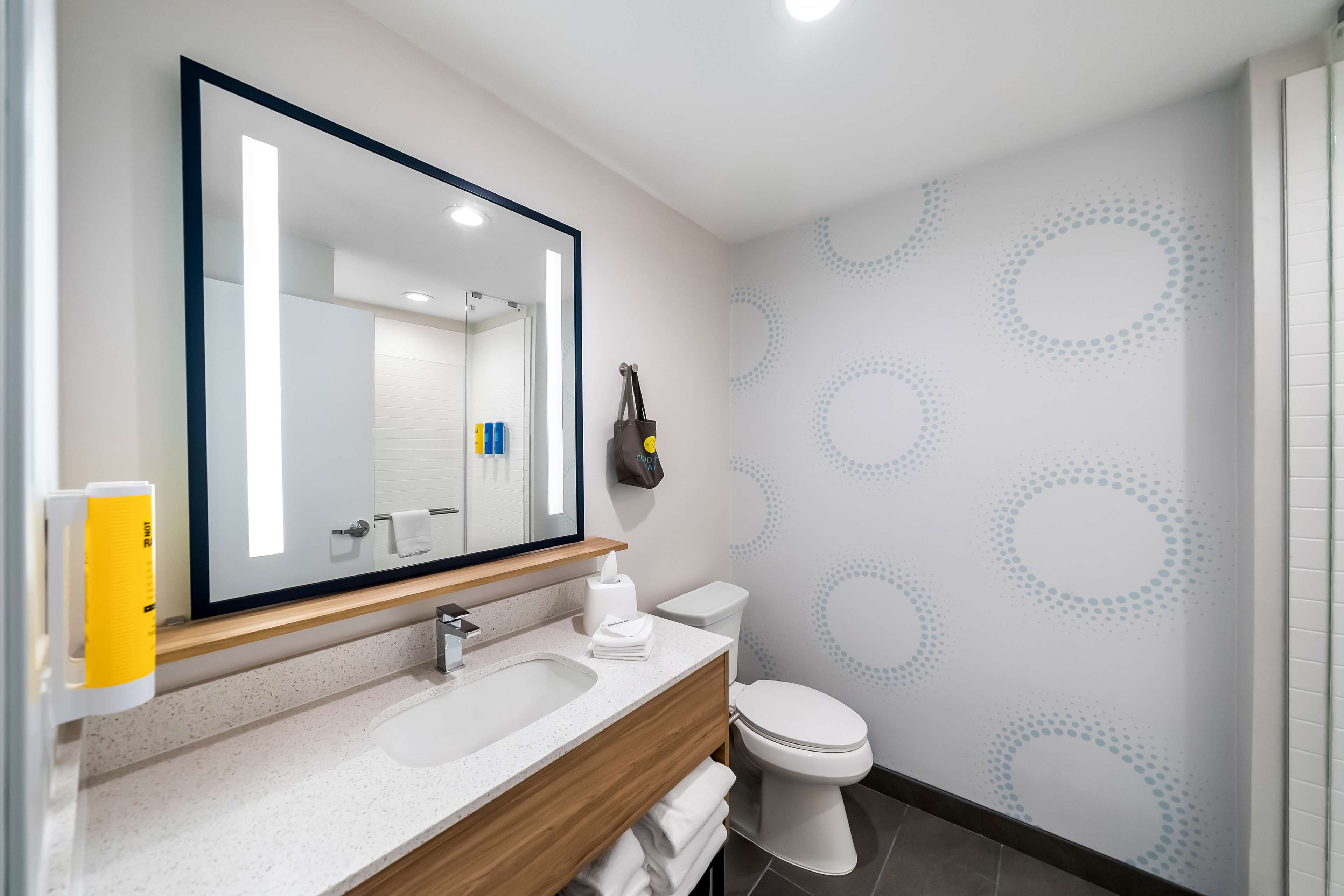 Tru by Hilton Plano East North Hwy 75 - Tap to explore photos