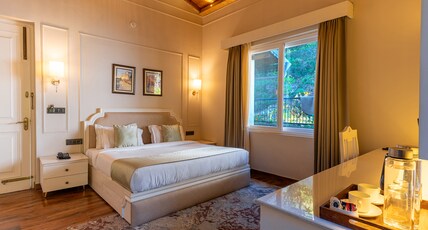Casa De Bello, Nainital, Near Kainchi Dham Room Type - The Vizier Square Room