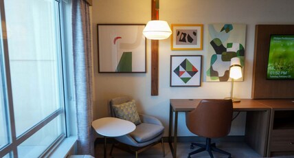 Holiday Inn Phoenix Airport, an IHG hotel Room Type - Standard Room
