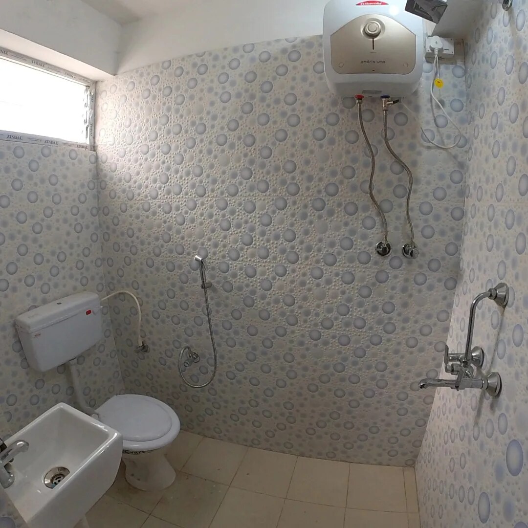 Nuzong Lee Homestay - Tap to explore photos