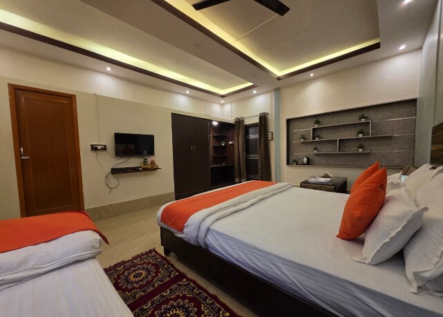 DOWNTOWN HOMESTAY | 2 Minutes From Aditya Hospital - Tap to explore photos