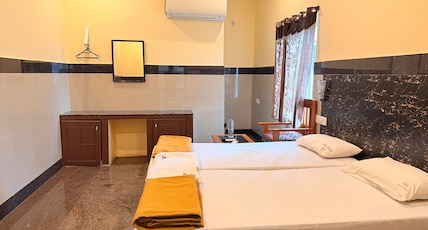 Hotel Wins Room Type - 2 Bed Standard A/C