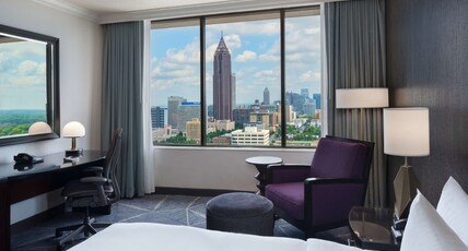 Hilton Atlanta Room Type - 1 KING BED SKYLINE VIEW
