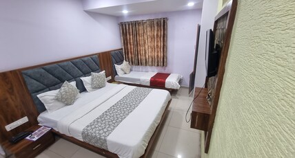 Hotel Neelkamal Room Type - Three Bed AC Room