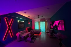 Astoria Stays Luxe Bathtub Retreat in Xanadu || Entire 1BHK Studio near Airport, CC2