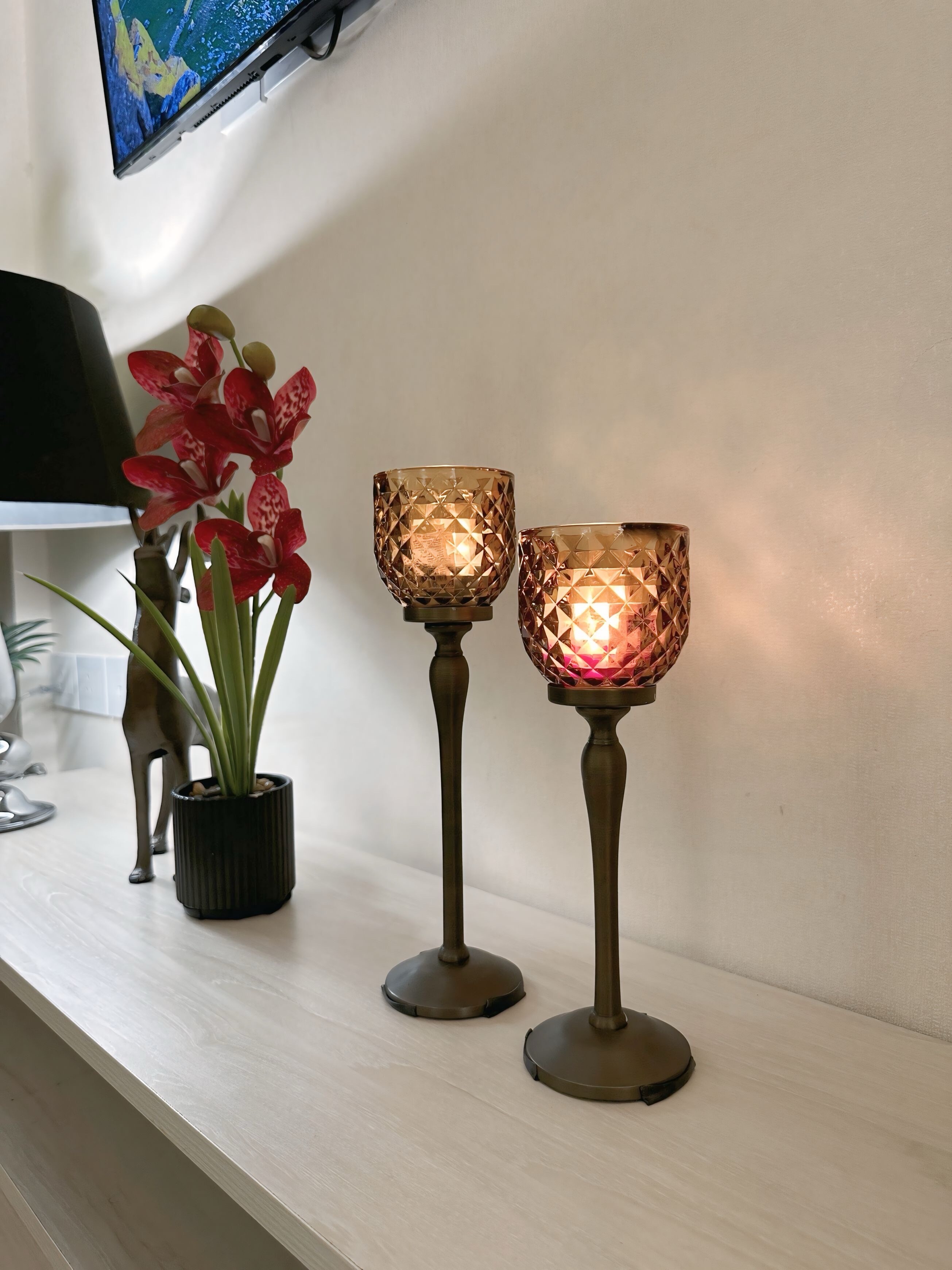Bridgerton Luxury Studio - Tap to explore photos