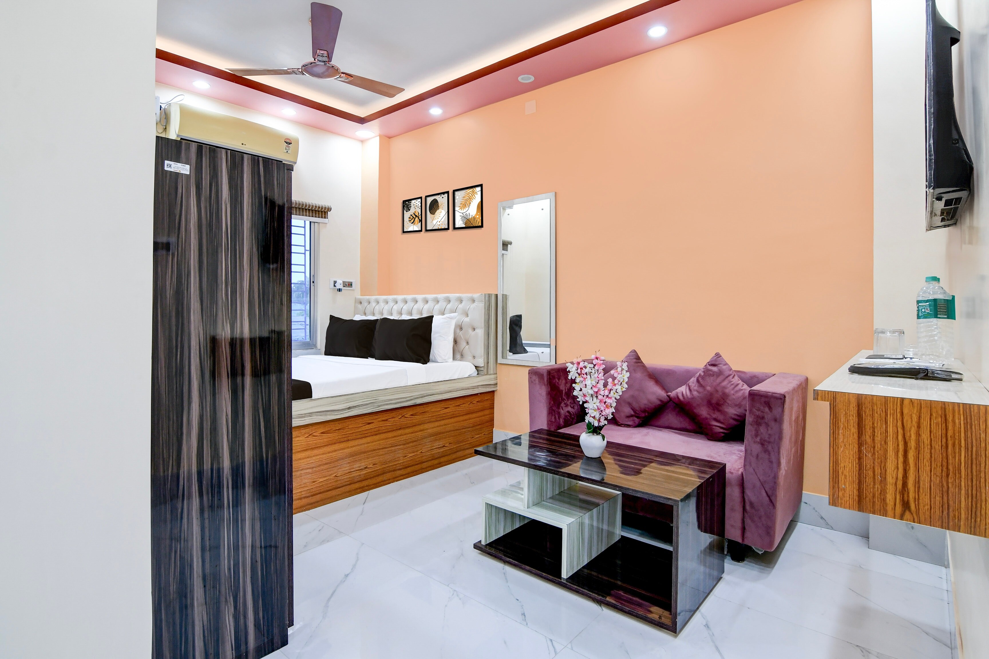 Super Hotel O Kakdwip - Tap to explore photos