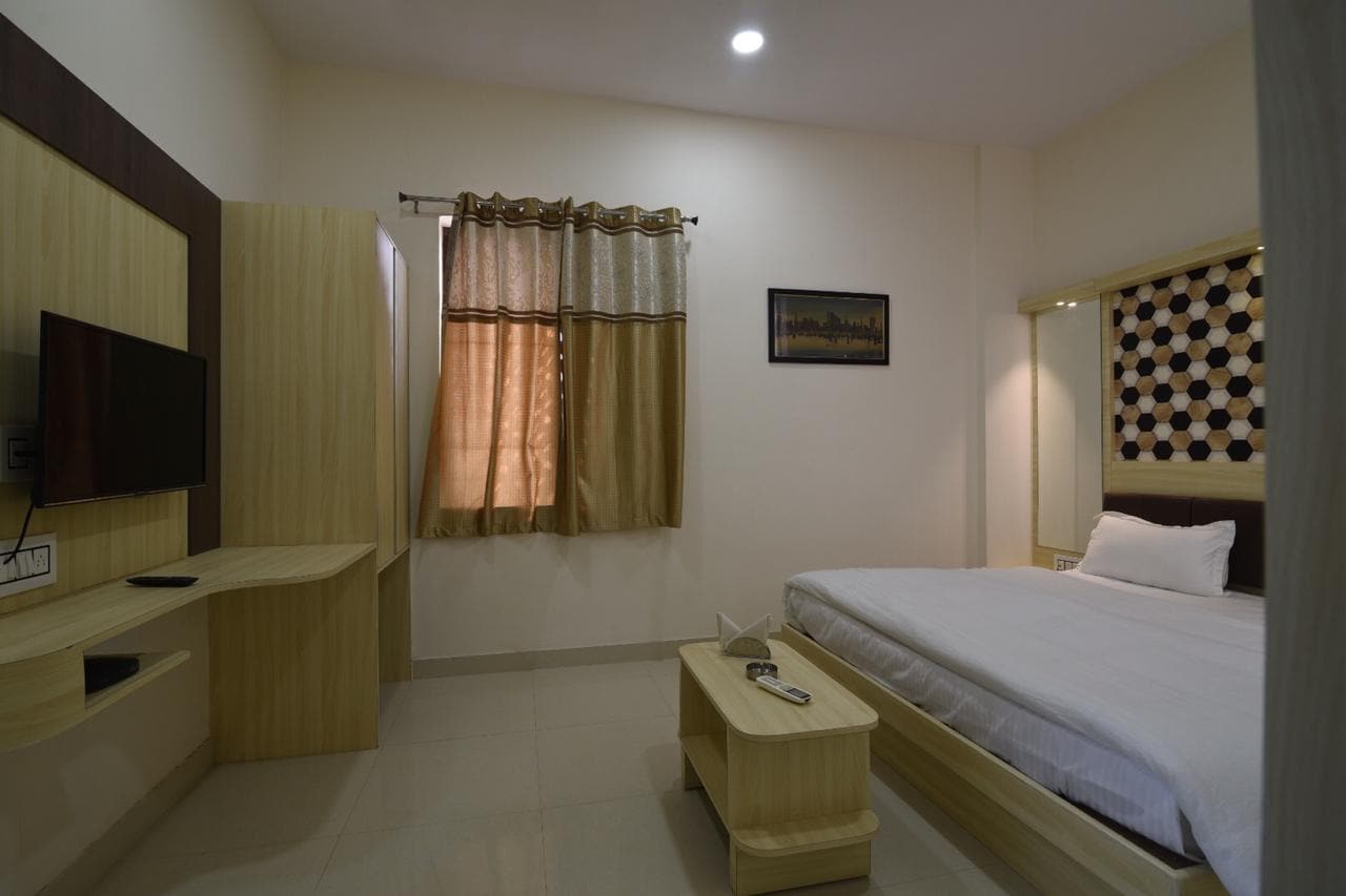 HOTEL SHANTI INN - Tap to explore photos