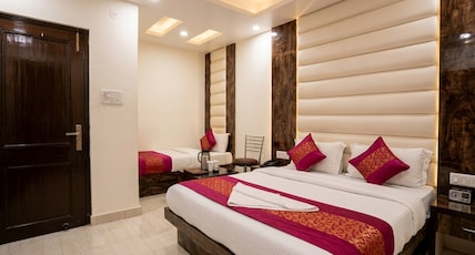 Hotel Suzi International 2 Min Walk From New Delhi Railway Station Room Type - Triple Bed Room with WiFi Hotel Suzi International 2 Min Walk From New Delhi Railway Station Room Type - Triple Bed Room with WiFi