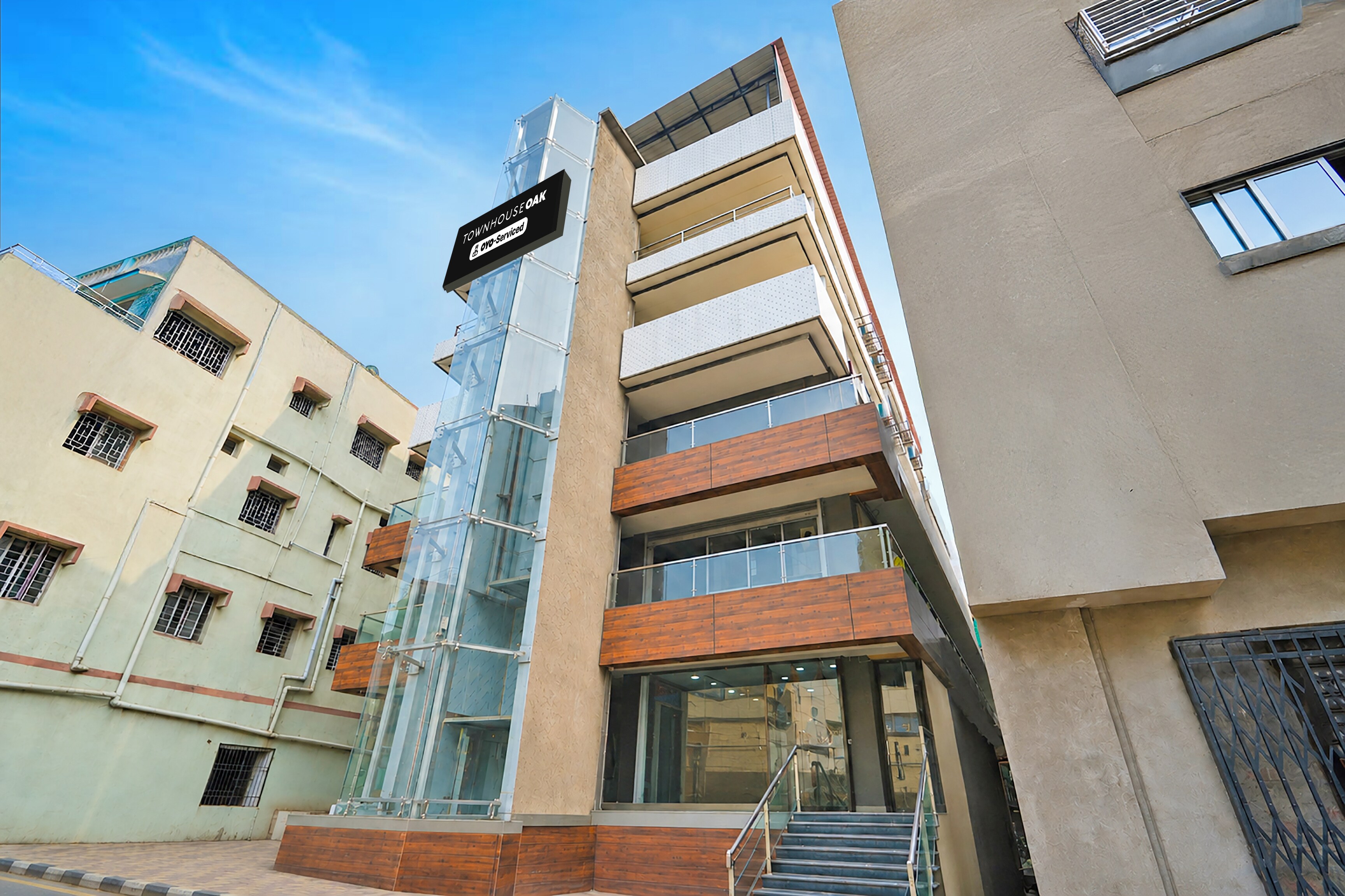 Super Townhouse Oak Dhanbad Railway Junction - Tap to explore photos