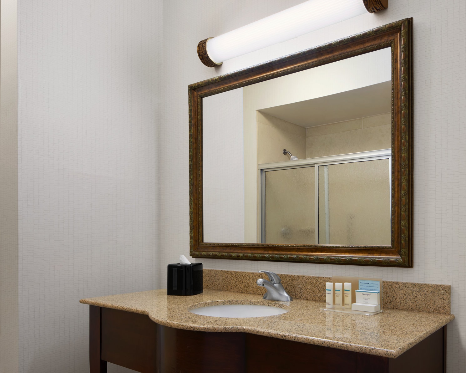 Hampton Inn & Suites Tulsa South Bixby - Tap to explore photos