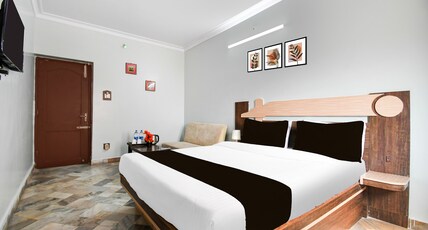 OYO Townhouse Jyoti Mahal Road Rayagada Room Type - Deluxe with Twin Bed