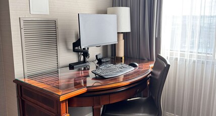 Hilton Short Hills Room Type - 1 KING BED - ROOM 2 WORK
