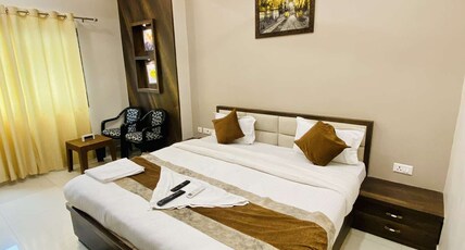 Hotel Singh Comfort Inn Room Type - Super Deluxe Room With City View