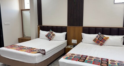 SHREE KRISHNA PALACE Room Type - Super Deluxe Room