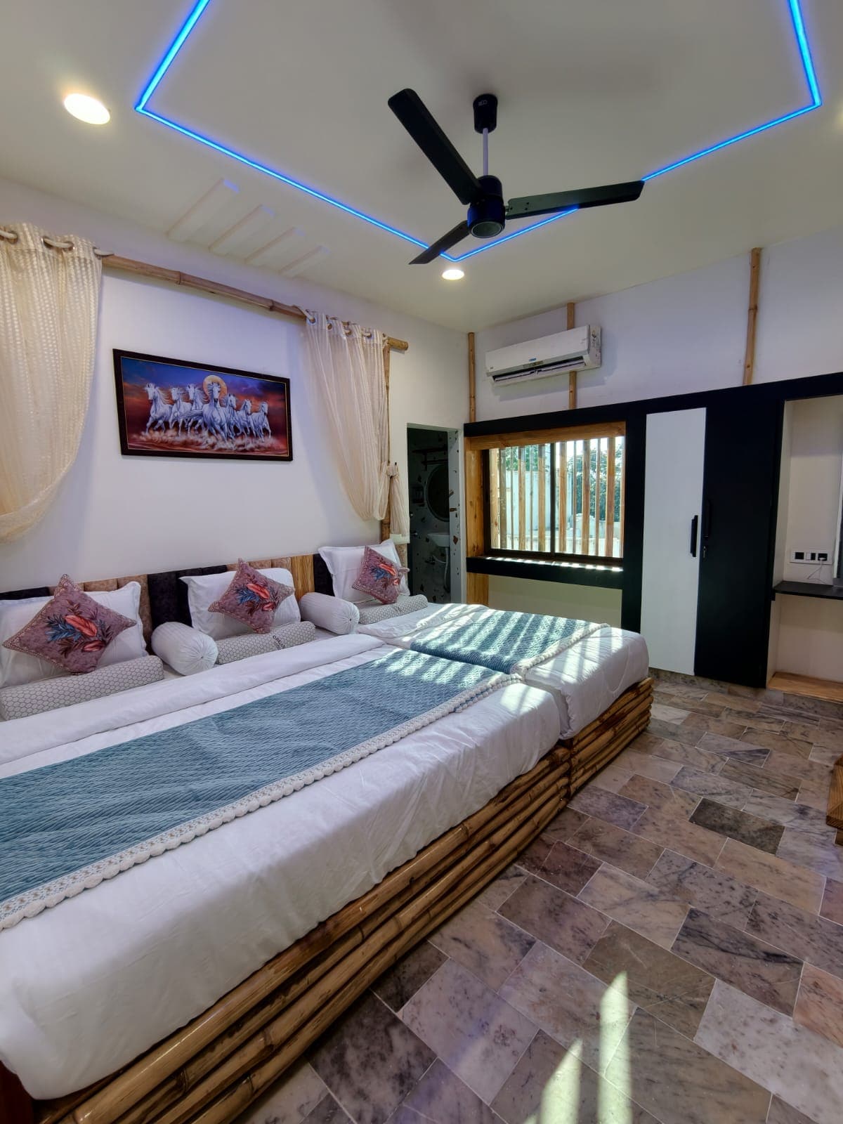 STAYGURU USHA RESIDENCY - Tap to explore photos