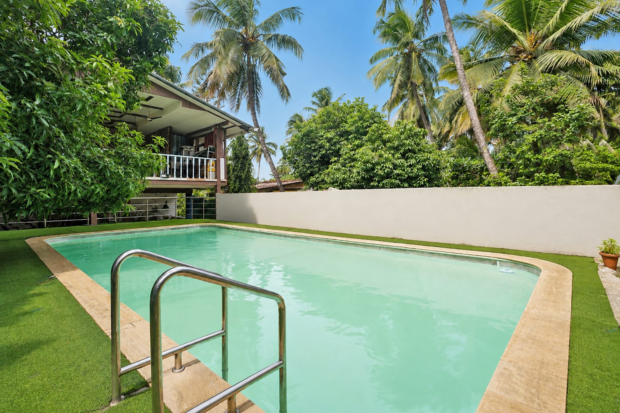 FabHotel Manvin's Inn - 200M From Calangute Beach - Tap to explore photos