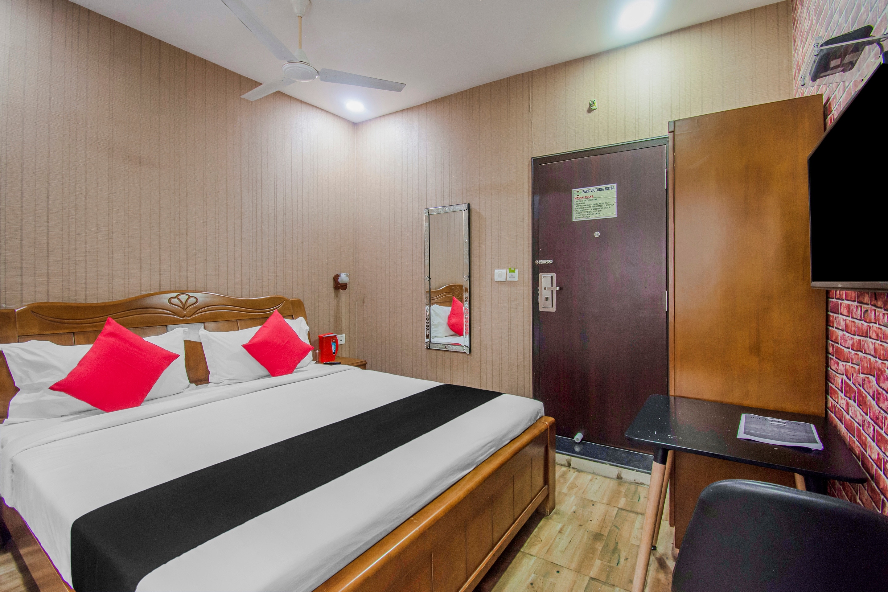 Collection O MG Guest House - Tap to explore photos