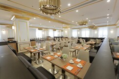 Wyndham Danang Golden Bay Hotel