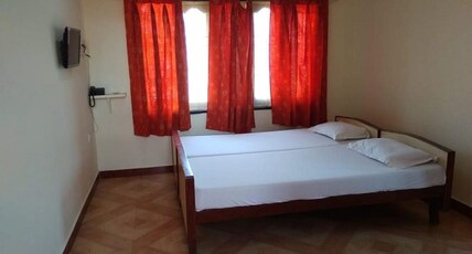 SRI MURUGAN GUEST HOUSE Room Type - Standard AC Room