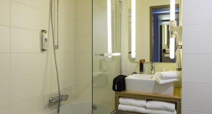 ibis De Haan Room Type - Superior room with 1 double bed or 2 single beds
