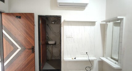 Hotel Tanisha inn Room Type - Deluxe Double Bed Romm