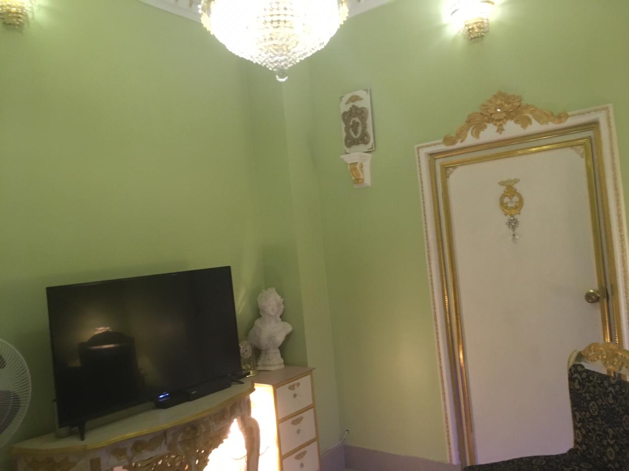 Travellers' Rest- Homestay, Kolkata - Tap to explore photos