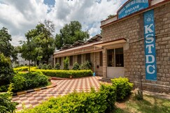 KSTDC Hotel Mayura Chalukya Badami
