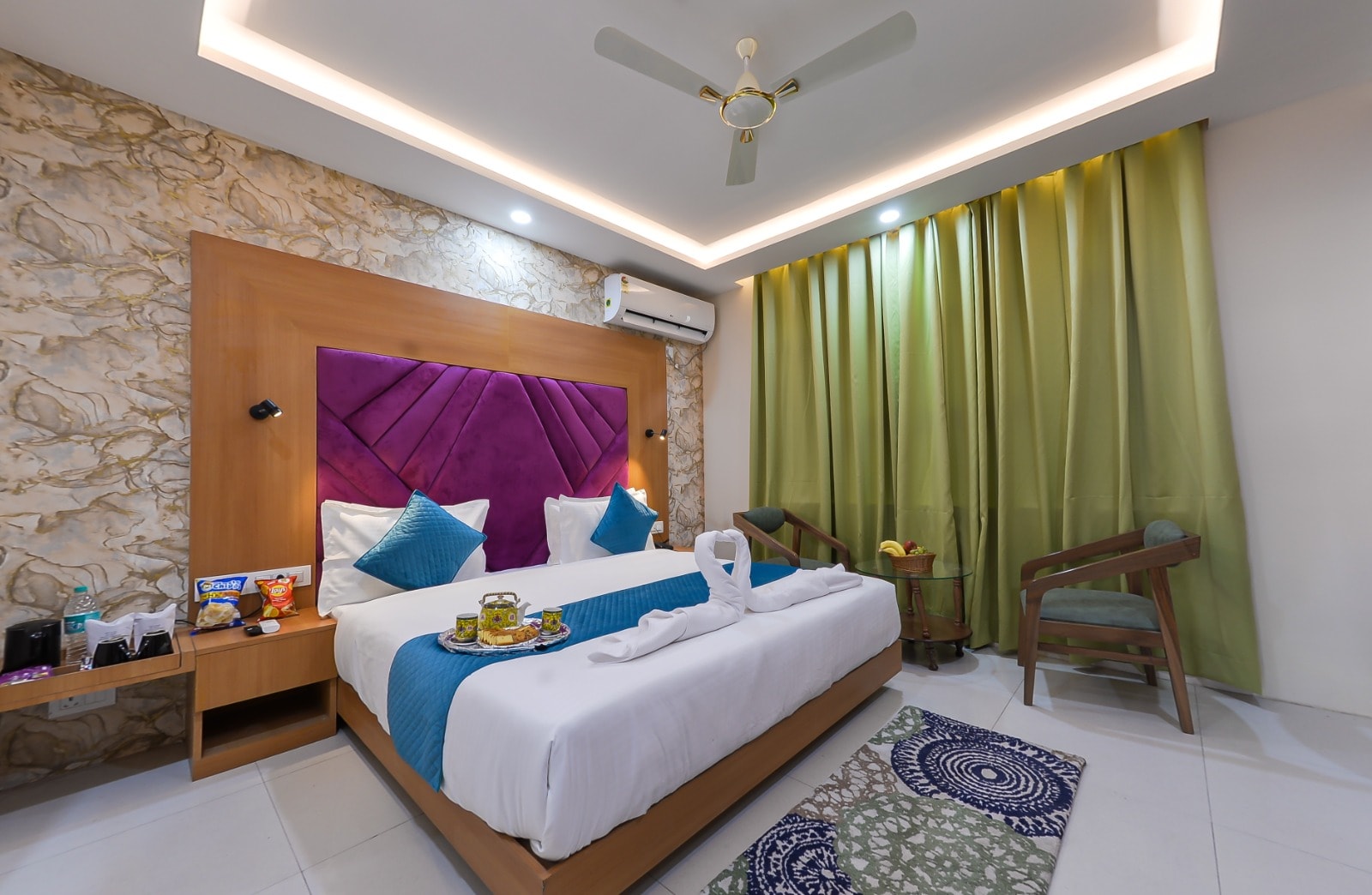 Hotel Karim - Tap to explore photos