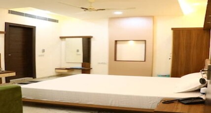 CROWN PALACE HOTEL & RESTAURANT Room Type - Bedroom 4
