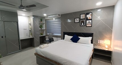 Hotel Stayvilla Raipur Room Type - Premium Room with Balcony