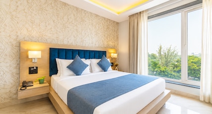 Hotel Holiday Grand Room Type - Executive Room Hotel Holiday Grand Room Type - Executive Room