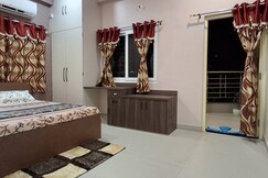 The Bright Cheerful Home - Spacious 1BHK with Deck