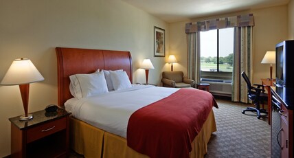 Holiday Inn Express Hotel & Suites Fairfield - North, an IHG Hotel Room Type - 1 King Bed 2 Queen Beds 2 Bedroom Suite