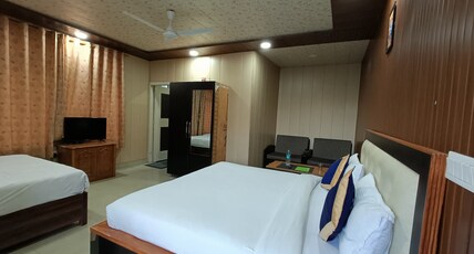 Crystal Lakeview | Rooms & Kitchen Room Type - Lakeview Family (1st Floor)