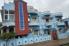 Gouri Gobinda Niwas 1.5 KM Walk To Puri Sea Beach