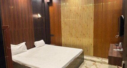 HOTEL LOTUS INN Room Type - Deluxe Non Ac Room