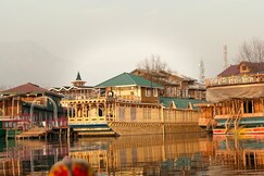 Mount View House Boat