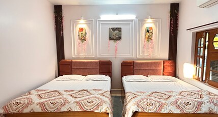 Shubham Paying Guest House Room Type - Family Room